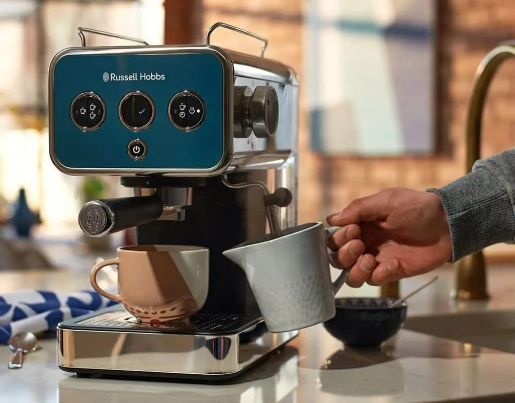 Ekspres do kawy kolbowy Russell Hobbs
