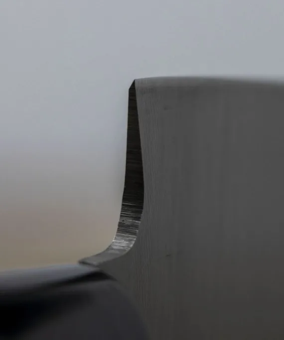 Nóż do mięsa Deba Satake Cutlery Mfg Magoroku Saku 12 cm