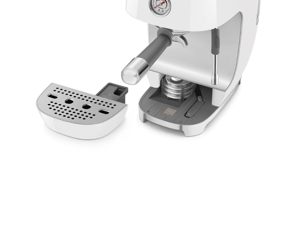 Ekspres do kawy kolbowy Smeg 50's Style ECF03WHEU biały